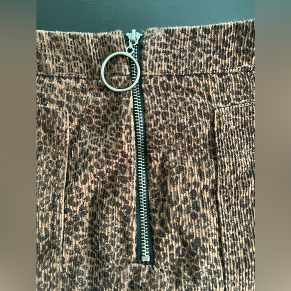 📦✨3/$24 • Wild Fable Cheetah Print Corduroy Zipper Skirt w Pockets - Picture 4 of 6